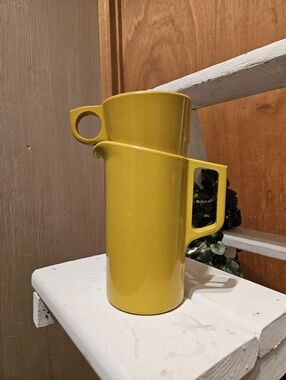 2 Pc Vintage Melmac Melamine Pitcher And Cup
